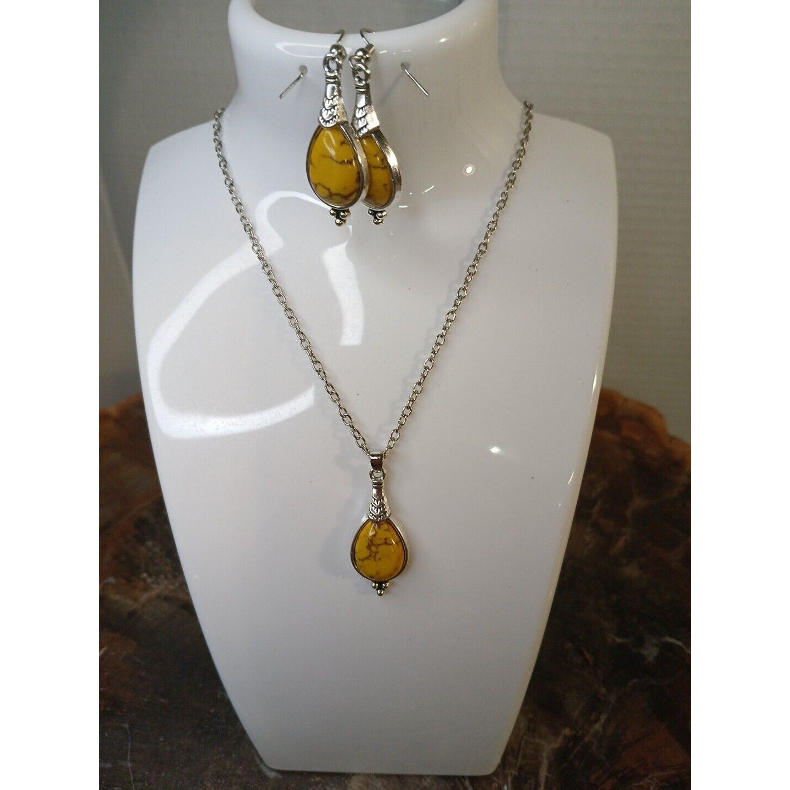 NATURAL STONE NECKLACE AND EARRINGS