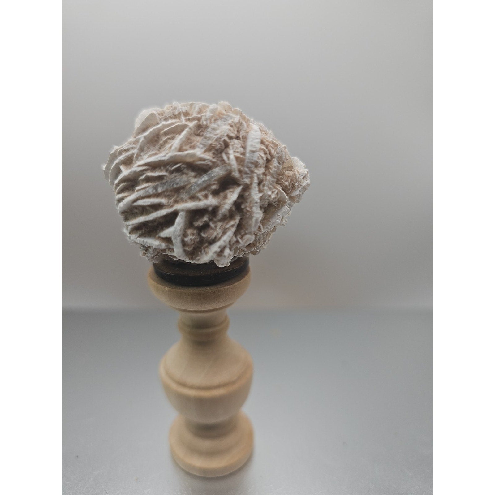 Desert Rose Crystal Stone W/stand 71grams