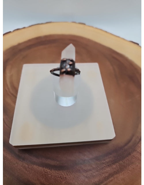 Load image into Gallery viewer, Adjustable Quartz Crystal Ring
