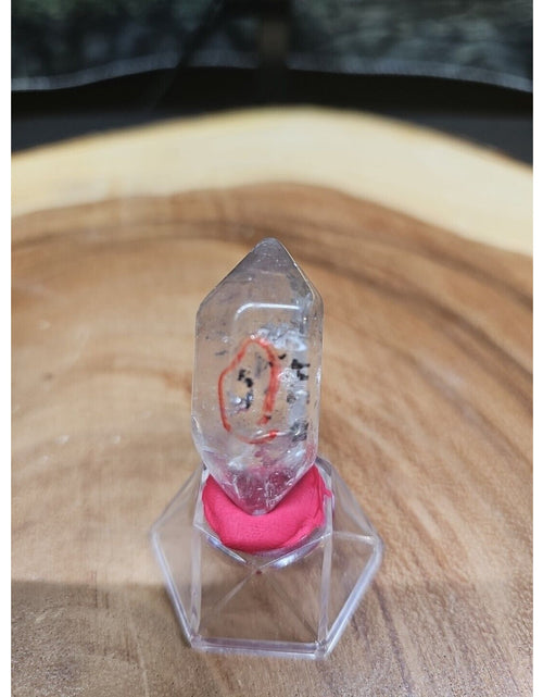 Load image into Gallery viewer, Quartz Crystal Point W/stand 19grams
