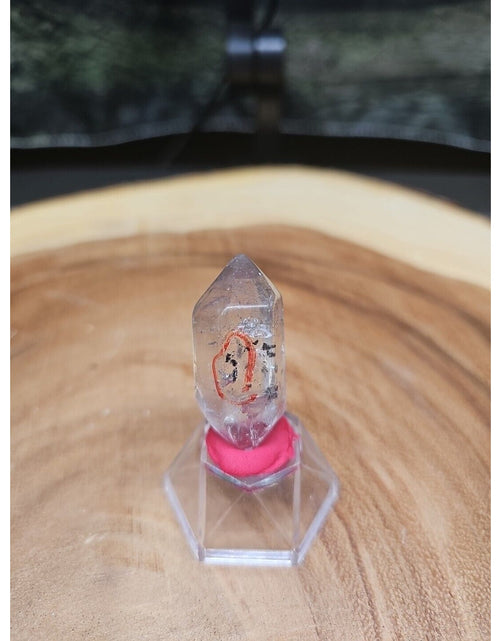Load image into Gallery viewer, Quartz Crystal Point W/stand 19grams
