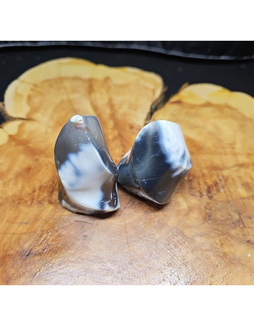 Load image into Gallery viewer, 2Pcs Natural Orca Agate Killer Whale Carnelian Crystal Flame Point Healing
