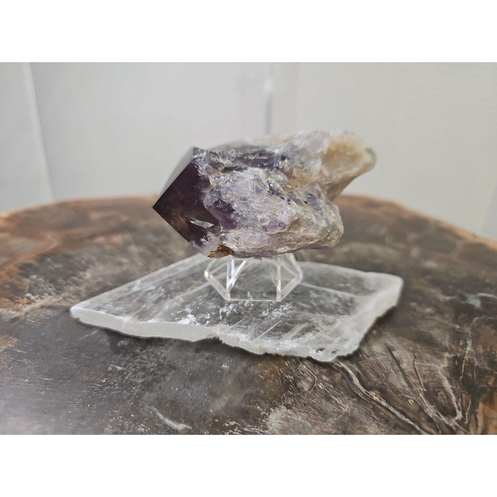 209g Amethyst Point Crystal W/ Selenite Base Really Great Point!!