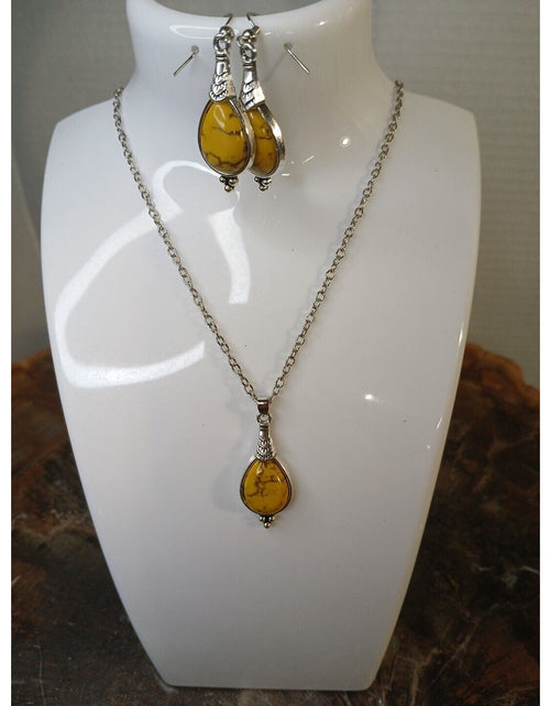 Load image into Gallery viewer, NATURAL STONE NECKLACE AND EARRINGS
