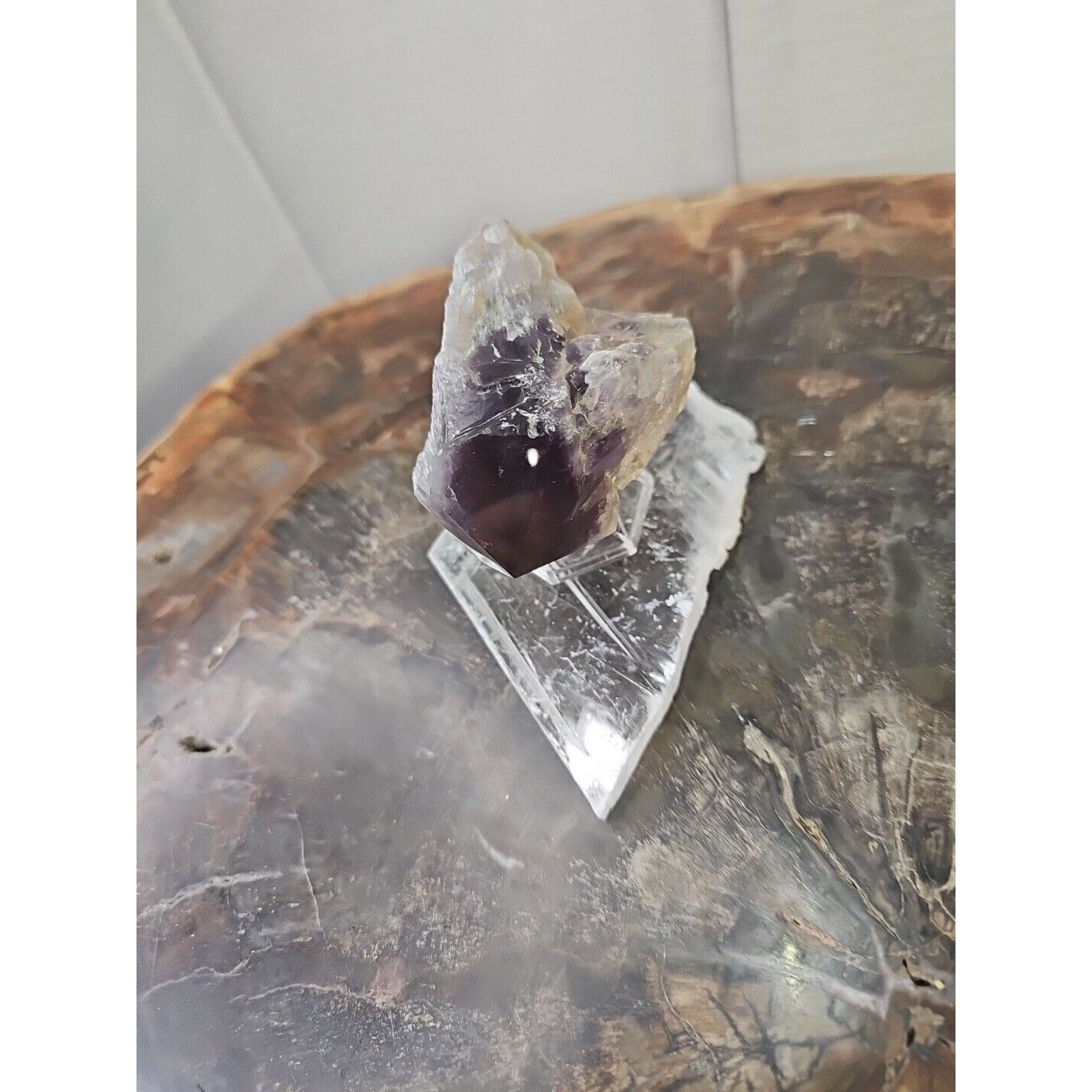 209g Amethyst Point Crystal W/ Selenite Base Really Great Point!!