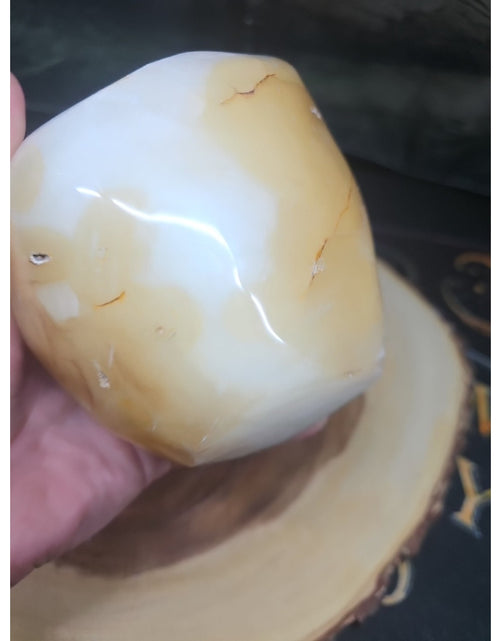 Load image into Gallery viewer, Natural 4.35lb Agate Carnelian Quartz Crystal Geode
