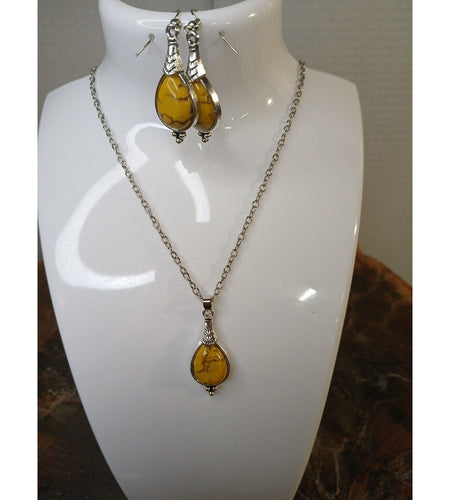 NATURAL STONE NECKLACE AND EARRINGS