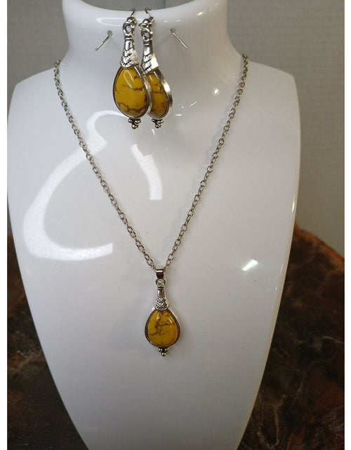 Load image into Gallery viewer, NATURAL STONE NECKLACE AND EARRINGS
