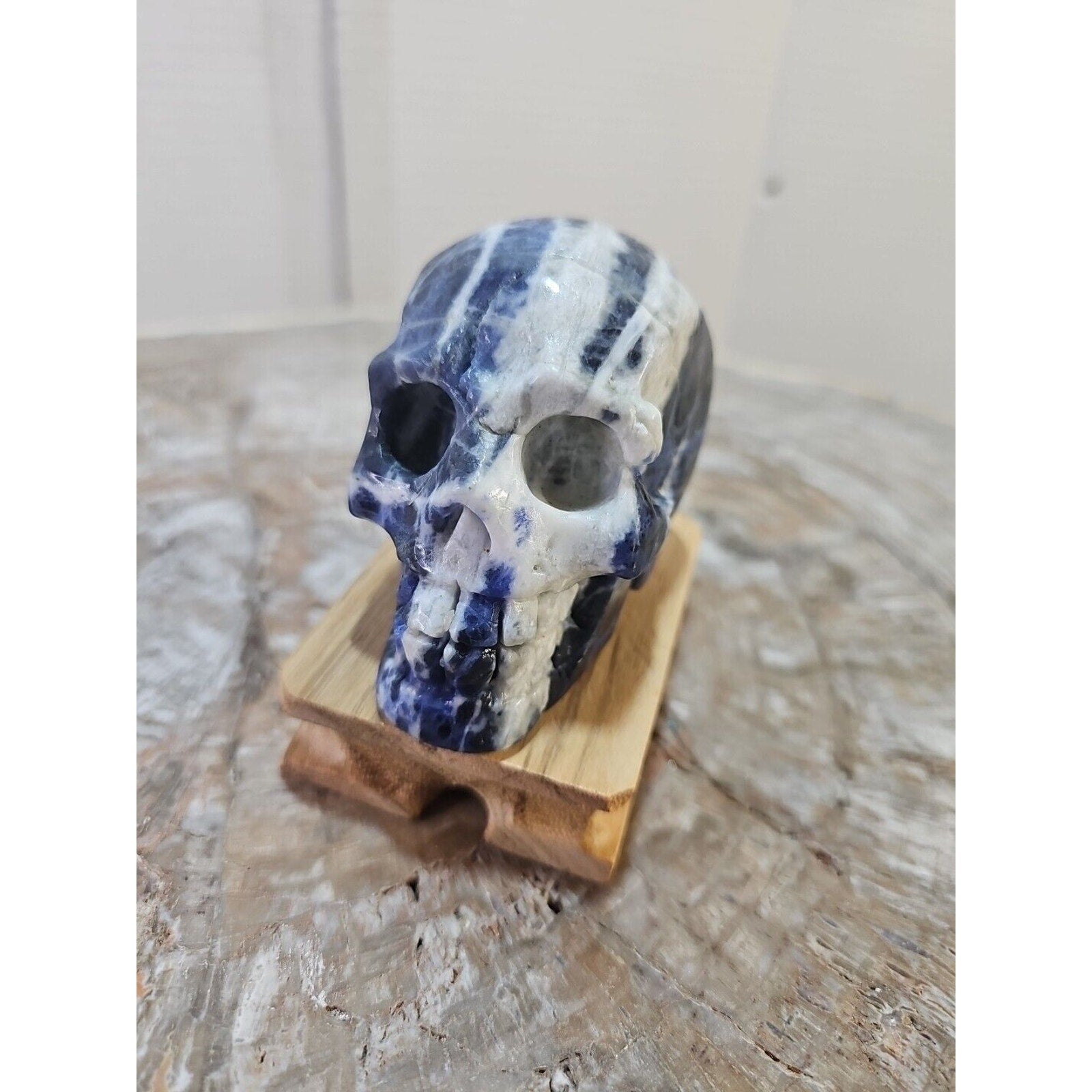 356G Natural Blue stripe quartz hand Carved skull crystal healing