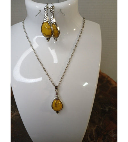 NATURAL STONE NECKLACE AND EARRINGS