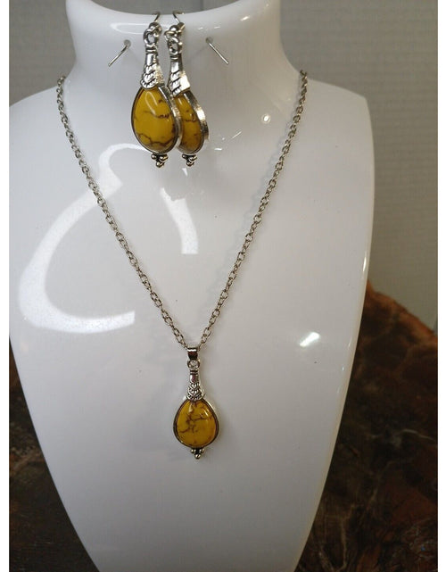 Load image into Gallery viewer, NATURAL STONE NECKLACE AND EARRINGS
