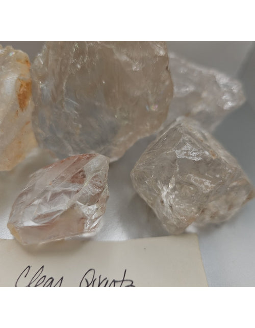 Load image into Gallery viewer, Quartz Crystal Clusters 1.48lbs 5pcs From Madagascar
