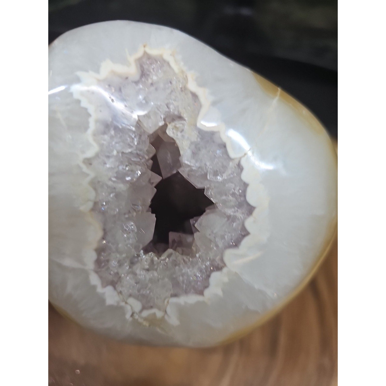 Natural 4.35lb Agate Carnelian Quartz Crystal Geode