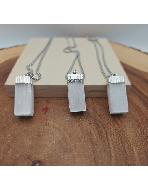 Load image into Gallery viewer, Selenite Crystal Necklace 1 Each W/Chain
