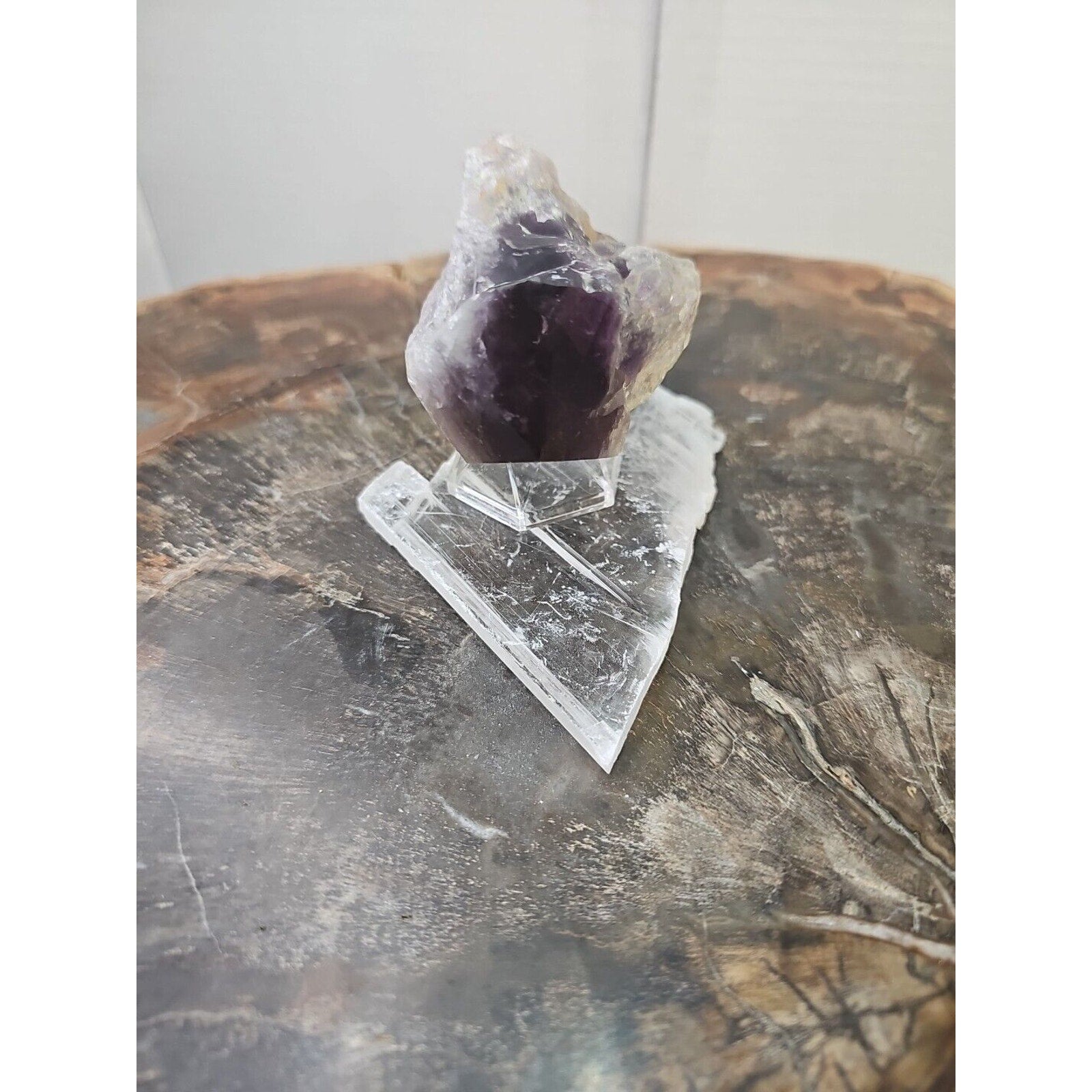 209g Amethyst Point Crystal W/ Selenite Base Really Great Point!!