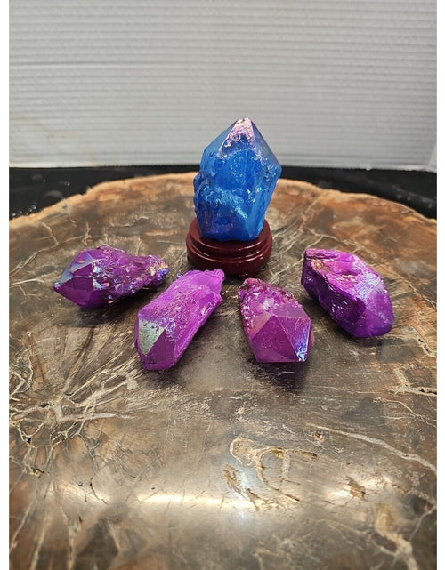 Load image into Gallery viewer, 5Pcs Rainbow Aqua Aura Quartz Crystal Cluster Points Titanium Coating w/Stand
