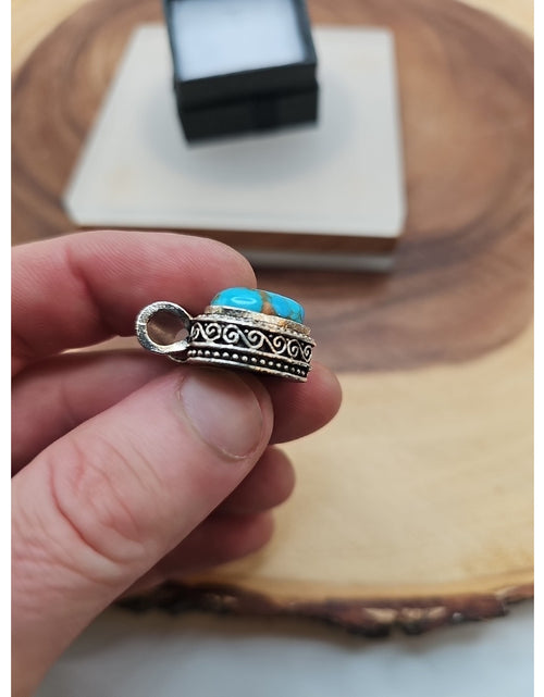 Load image into Gallery viewer, Turquoise heart pendant
