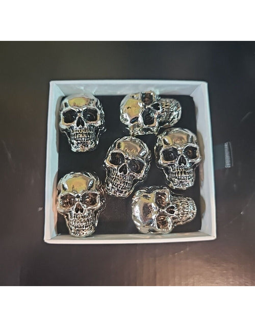 Load image into Gallery viewer, Skull Magnets
