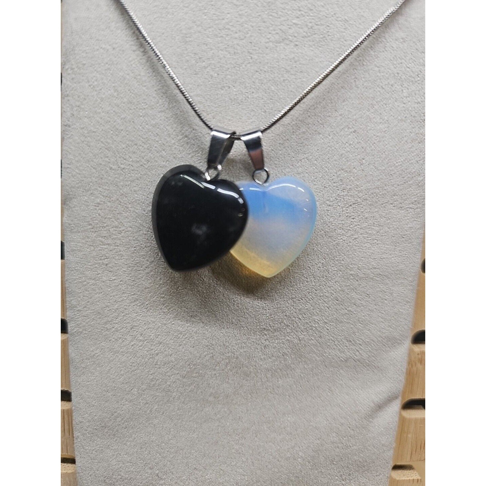 Pendant Necklace 16in Silver Chain Agate Heart