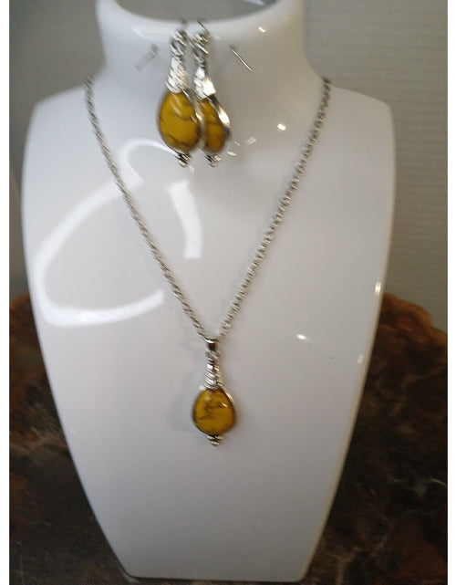 Load image into Gallery viewer, NATURAL STONE NECKLACE AND EARRINGS
