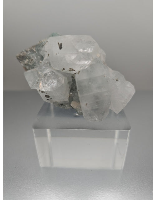Load image into Gallery viewer, Apophyllite crystal specimen 108grams
