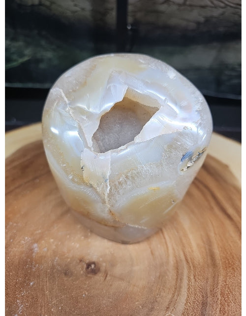 Load image into Gallery viewer, 2.69LB 1Pcs Natural Agate Carnelian Quartz Crystal Decoration Geode
