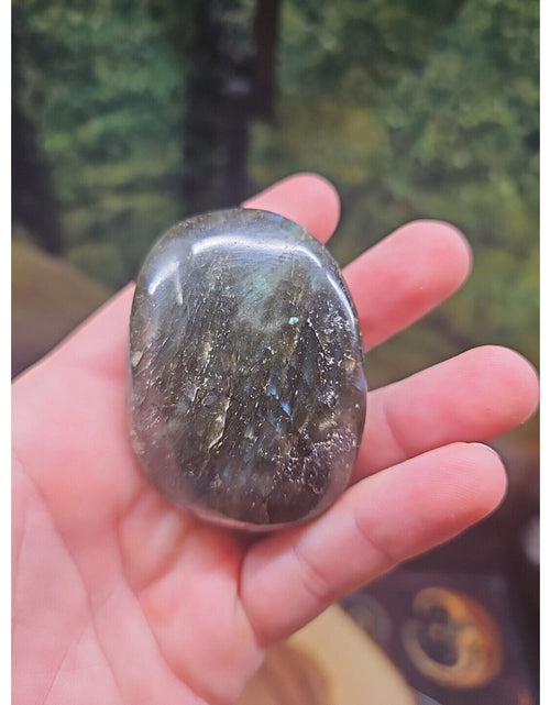 Load image into Gallery viewer, Labradorite Plam Stone 117 Grams Healing
