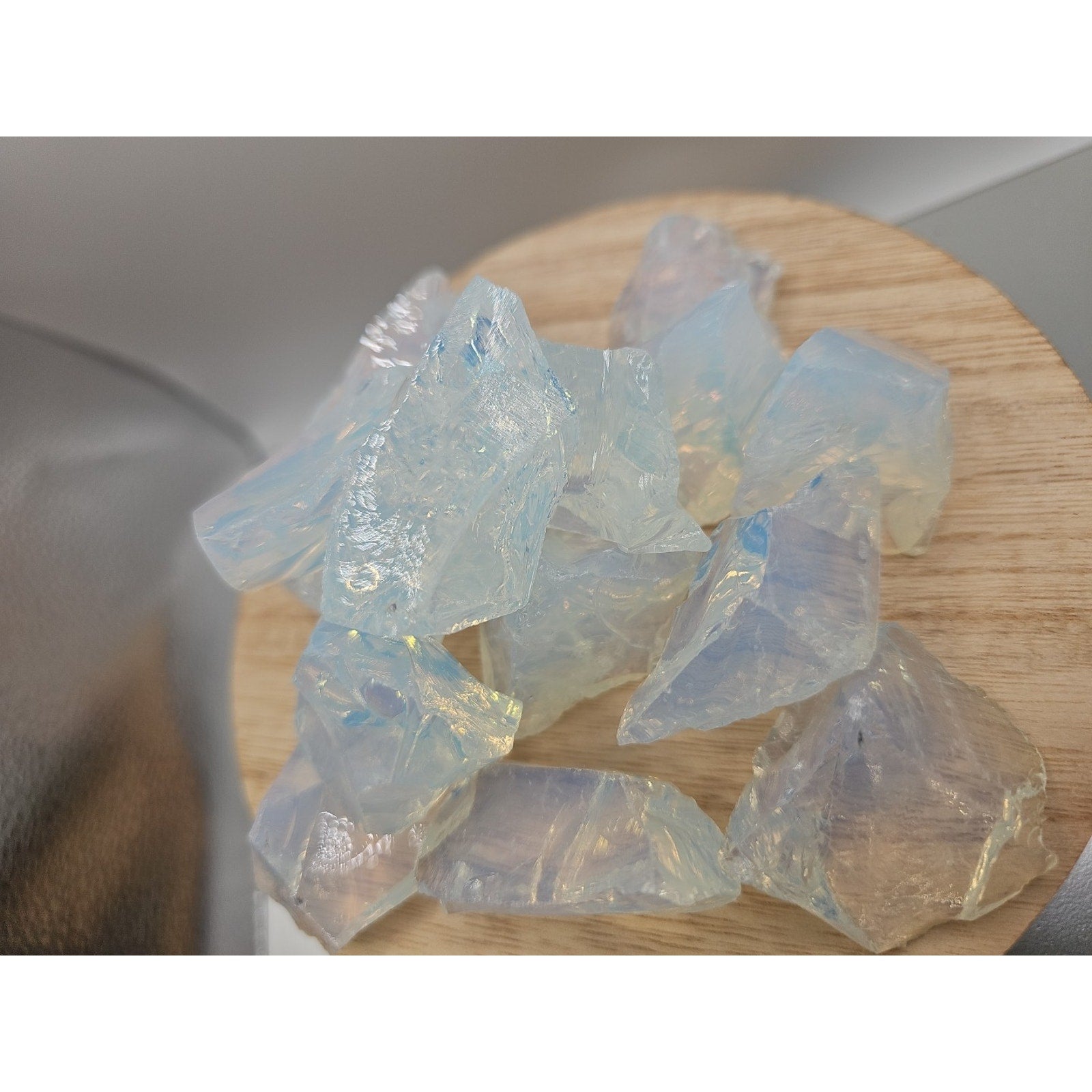Opalite crystal Chucks 5pcs 4oz Avg