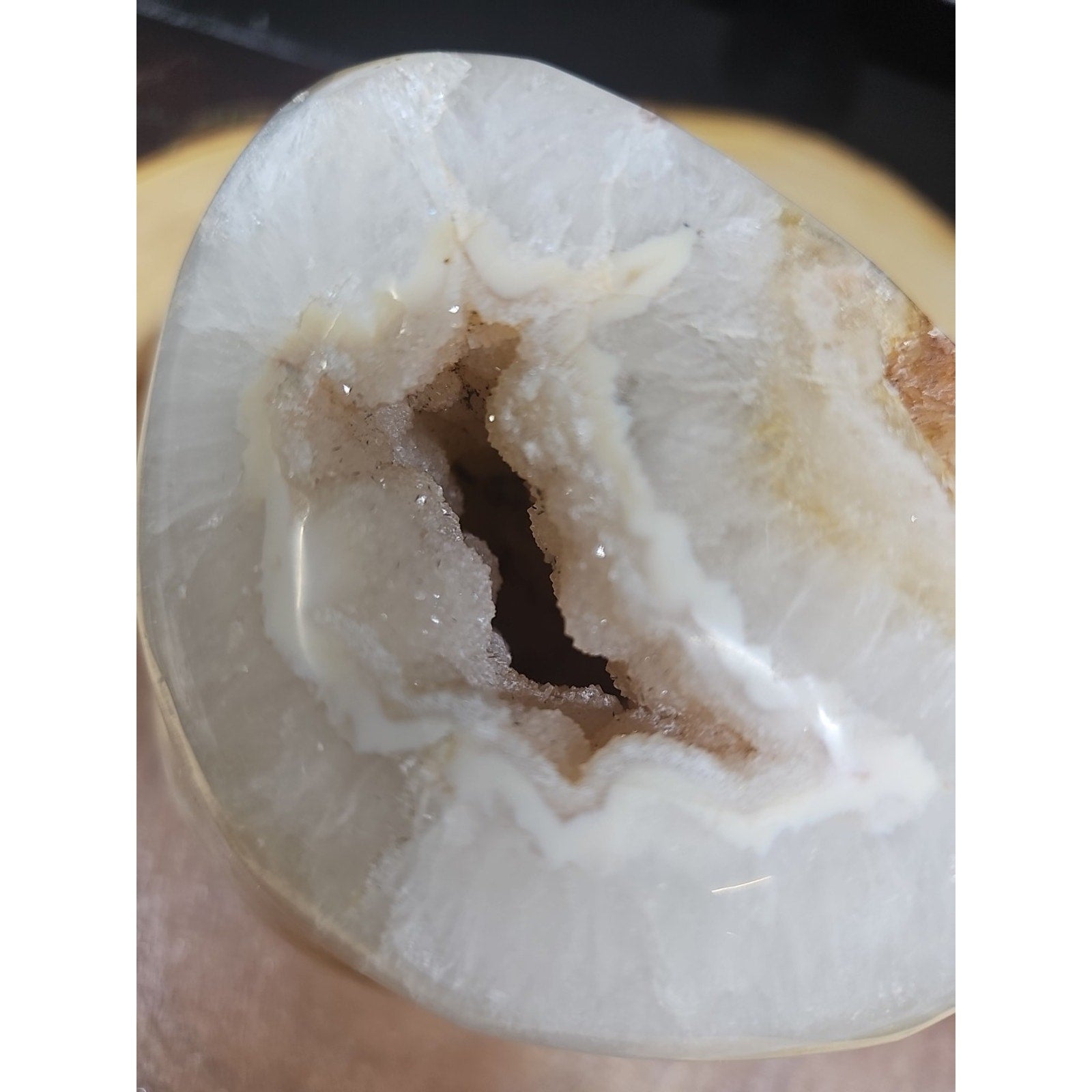 Natural 4.71lb Agate Carnelian Quartz Crystal Geode