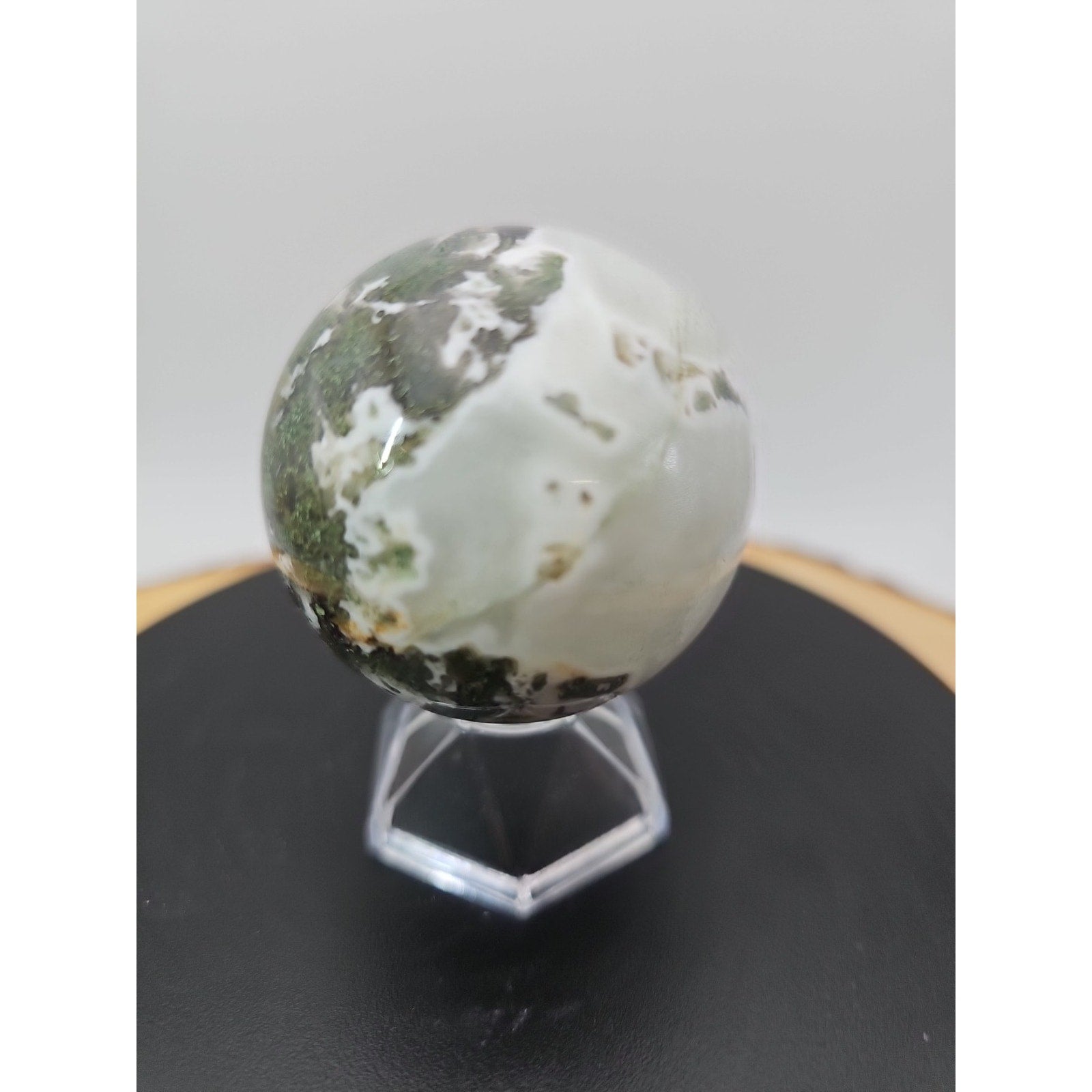 Moss Agate Sphere 187g Wstand 51mm