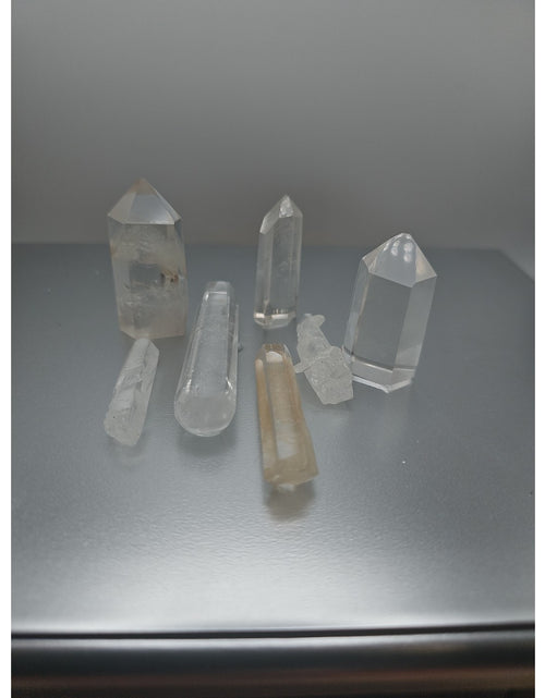 Load image into Gallery viewer, White Quartz Crystals 7pcs
