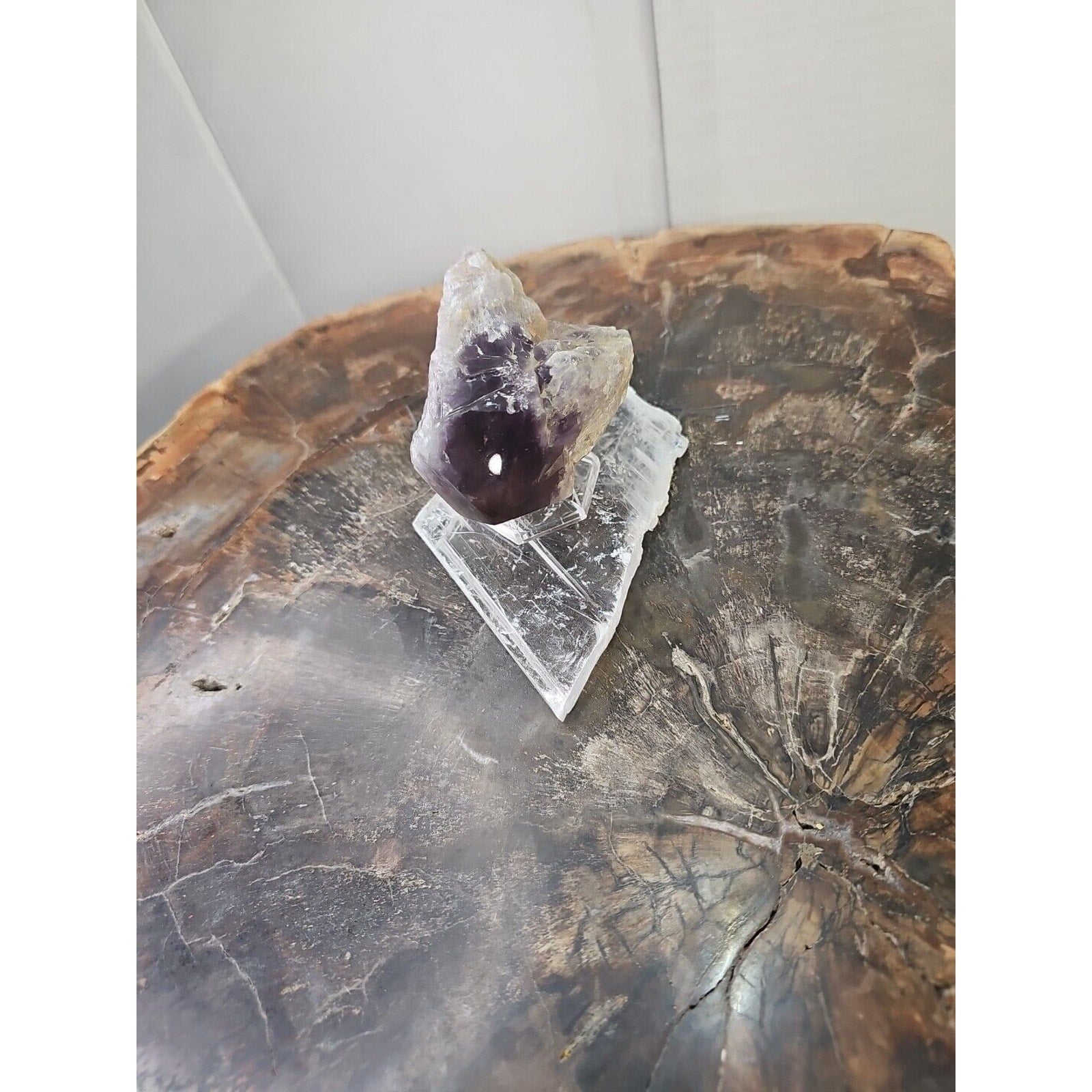 209g Amethyst Point Crystal W/ Selenite Base Really Great Point!!