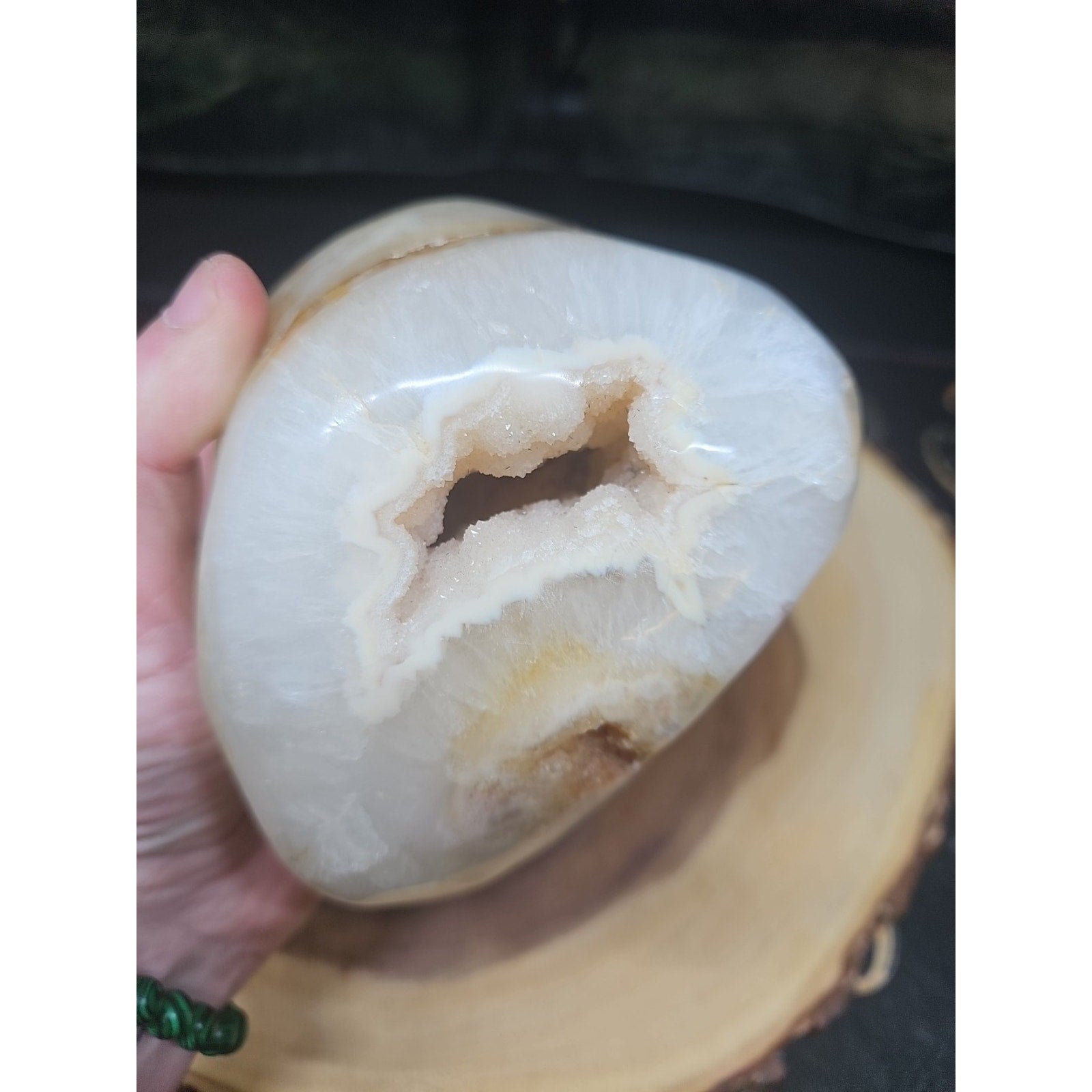 Natural 4.71lb Agate Carnelian Quartz Crystal Geode