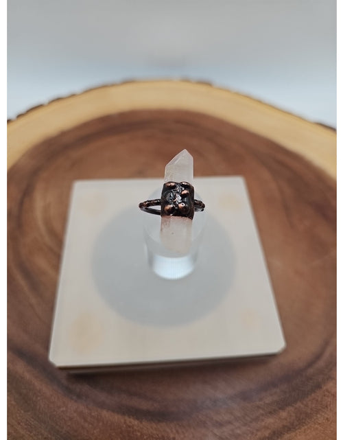Load image into Gallery viewer, Adjustable Quartz Crystal Ring
