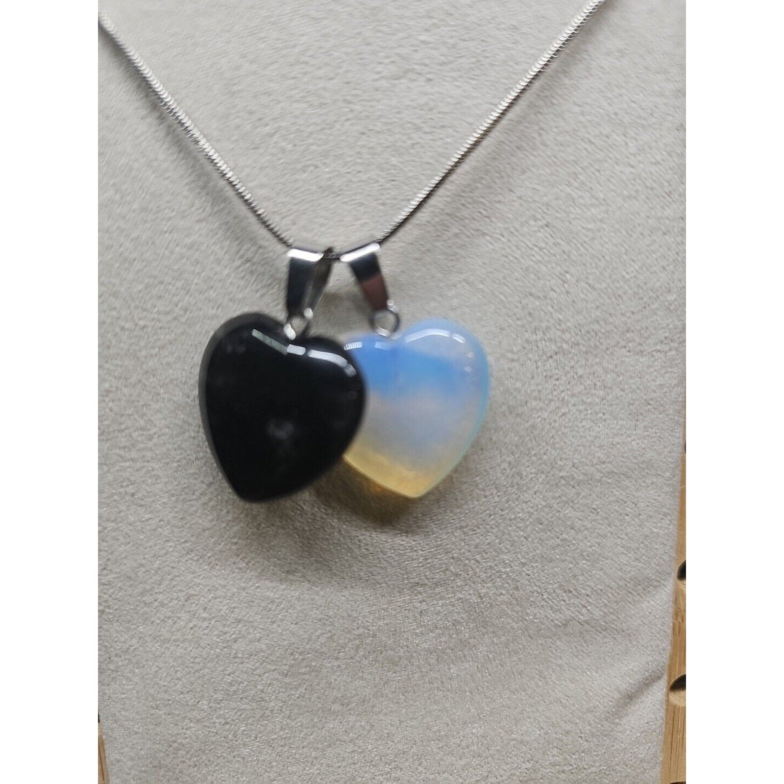 Pendant Necklace 16in Silver Chain Agate Heart