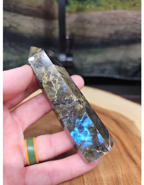 Load image into Gallery viewer, Labradorite Tower 4in 143gr
