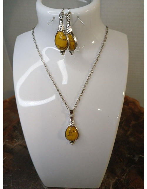 Load image into Gallery viewer, NATURAL STONE NECKLACE AND EARRINGS
