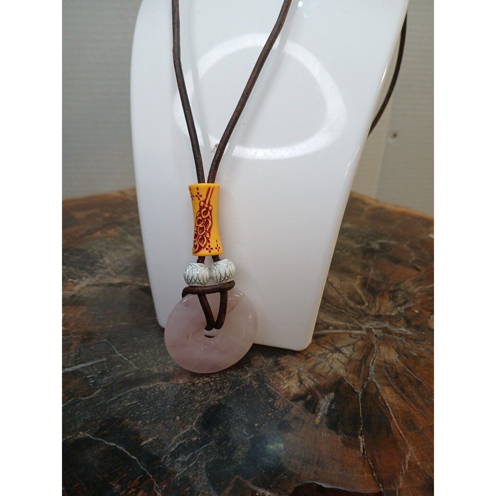 ROSE QUARTZ PENDANT NECKLACE