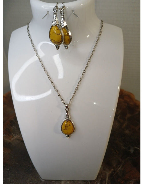 Load image into Gallery viewer, NATURAL STONE NECKLACE AND EARRINGS
