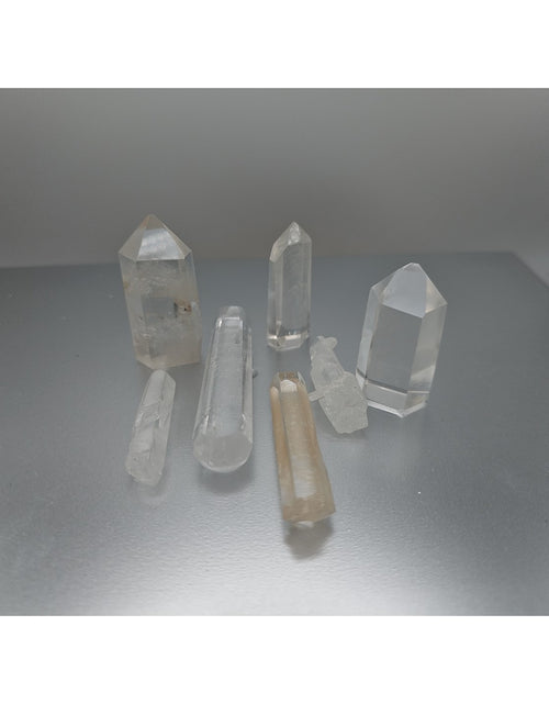 Load image into Gallery viewer, White Quartz Crystals 7pcs
