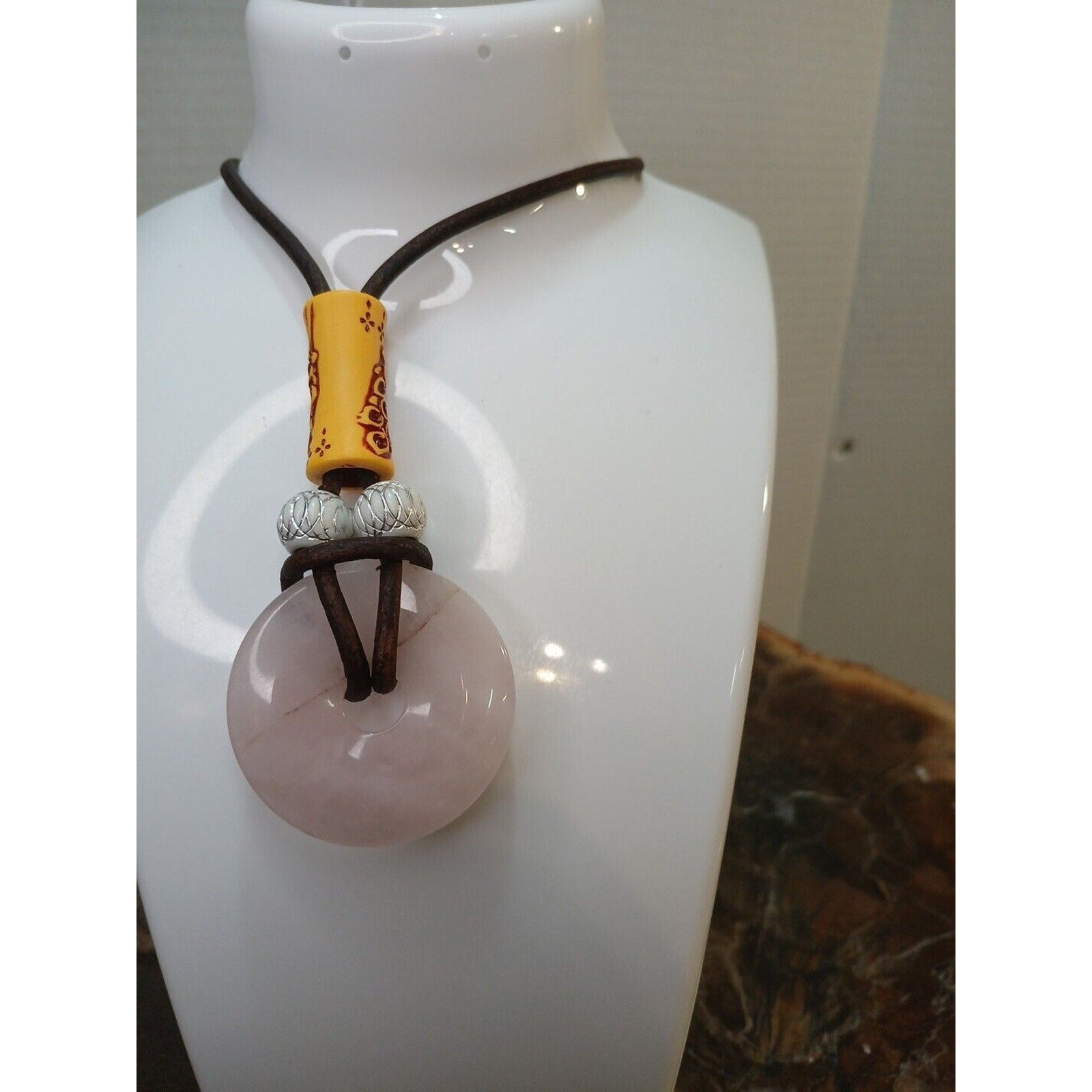 ROSE QUARTZ PENDANT NECKLACE