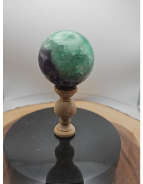 Load image into Gallery viewer, Fluorite Speare .71lbs W/Stand
