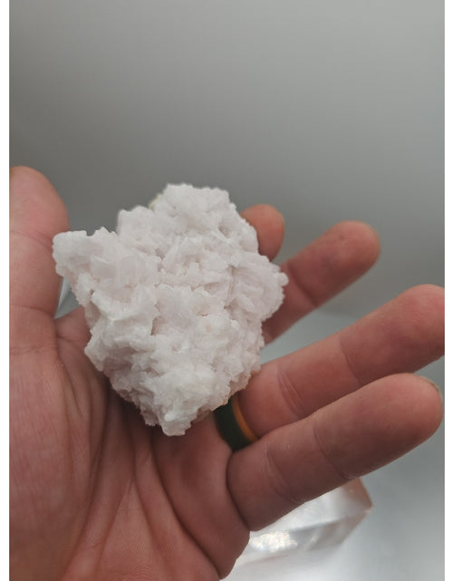 Load image into Gallery viewer, Mangano Calcite Peru 121grams
