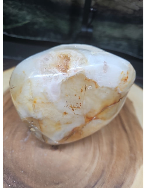 Load image into Gallery viewer, Natural 4.71lb Agate Carnelian Quartz Crystal Geode
