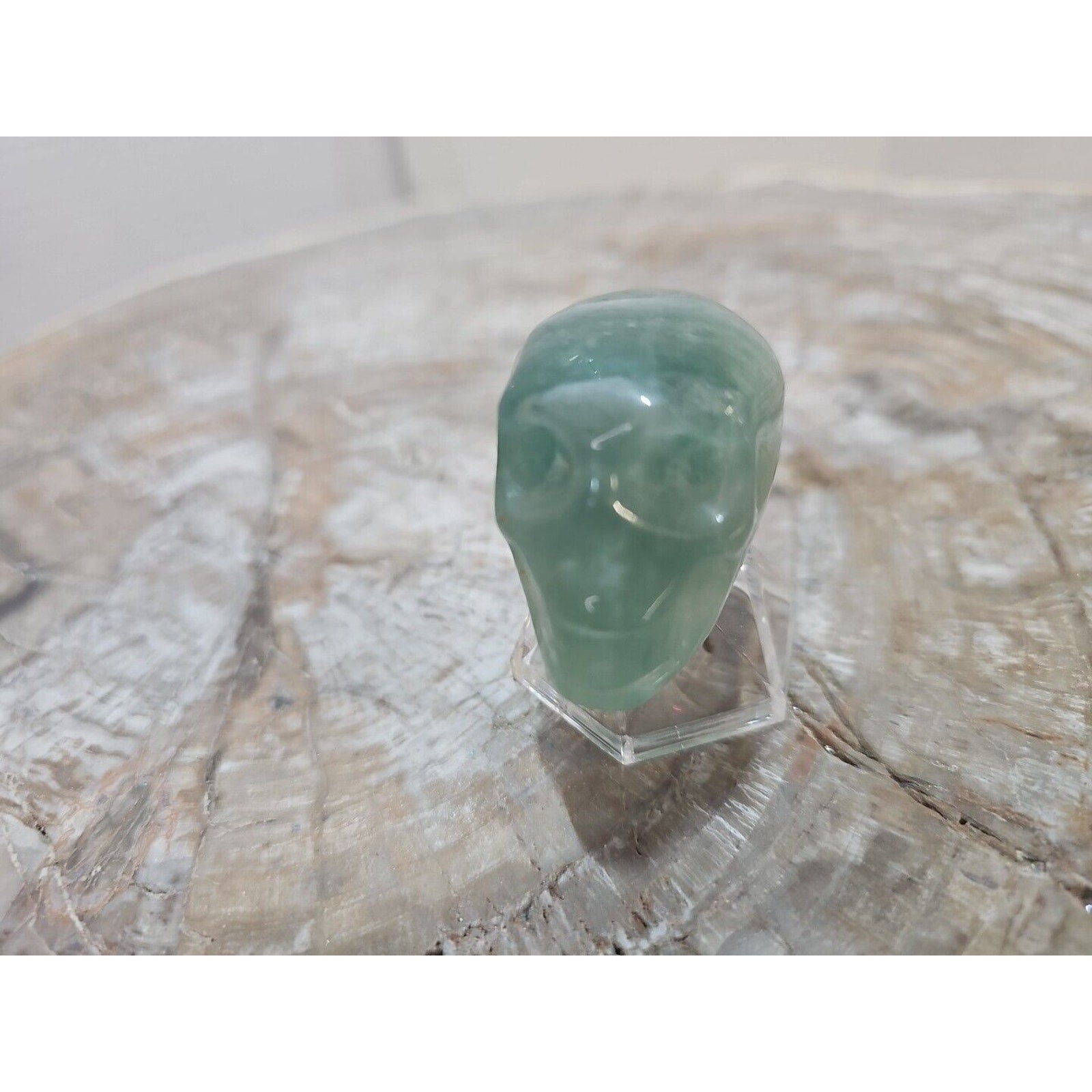 Natural fluorite skull quartz hand carved crystal skull healing. 80grams