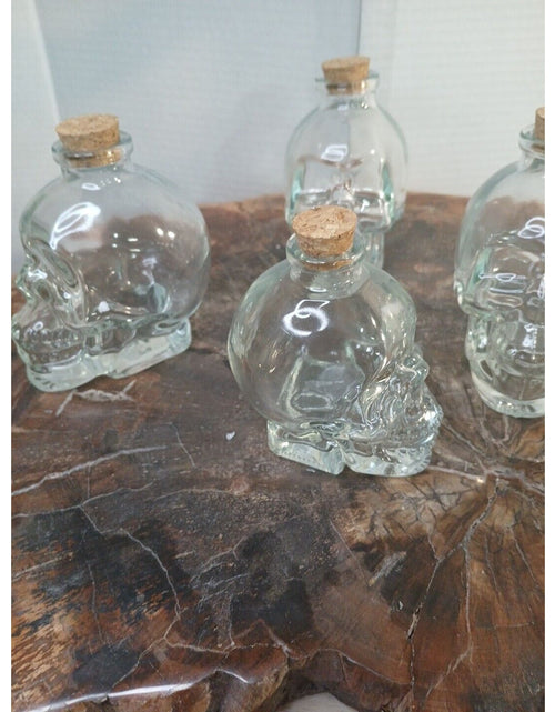 Load image into Gallery viewer, 4pcs Skull Decanter Leadfree Glass Skull Prop Bottle With Cork Stopper
