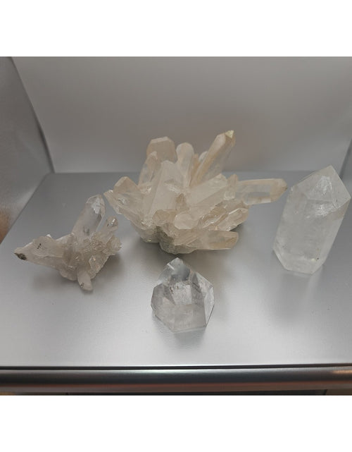 Load image into Gallery viewer, Quartz Crystal Cluster .97lb 4pcs
