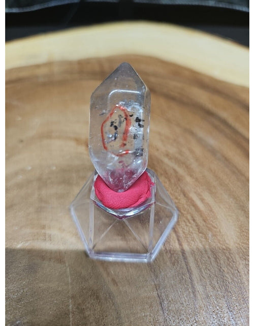 Load image into Gallery viewer, Quartz Crystal Point W/stand 19grams
