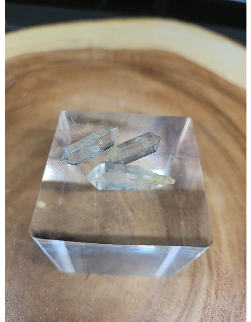 Load image into Gallery viewer, 3 herkimer diamonds new york
