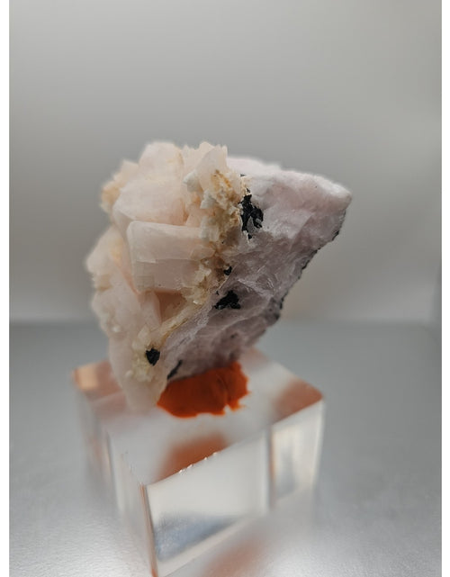 Load image into Gallery viewer, Mangano Calcite Peru 136grams
